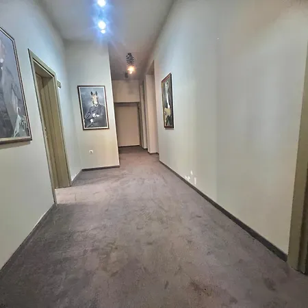 מלון Just וארנה