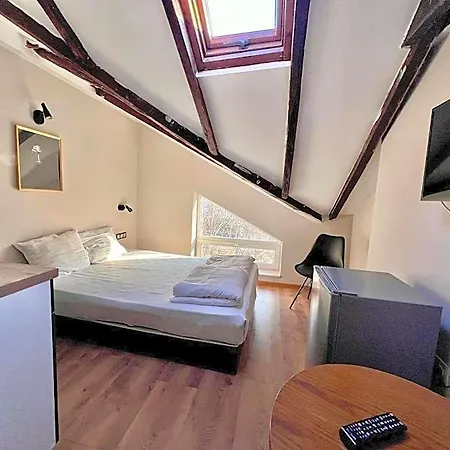 Just Hotel