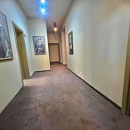 Just Hotel